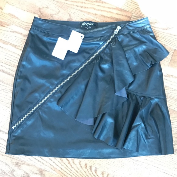 Nasty Gal Ruffle Mini - Picture 2 of 4